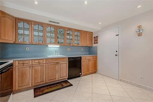 $3,600 | 1600 South Ocean Drive, Unit 3J, Hollywood, FL 33019