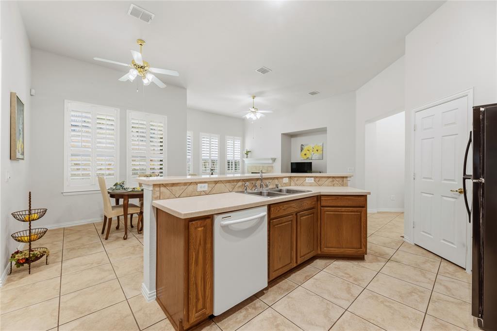 719 Scenic Ranch Circle Fairview, TX 75069 - Photo 11 of 37