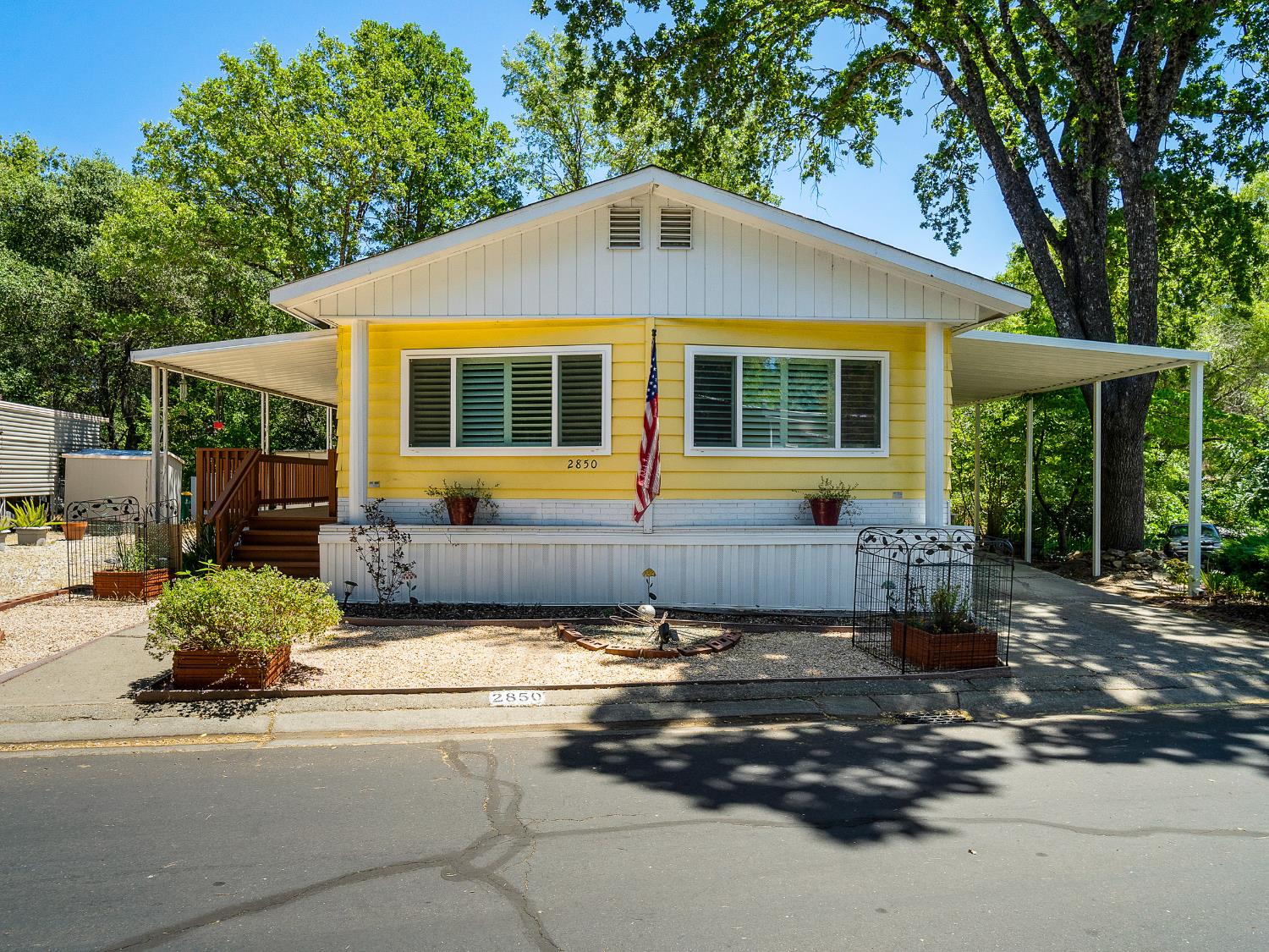 2850 Hidden Springs Circle Placerville, CA 95667 - Photo 3 of 40 a front view of house with yard