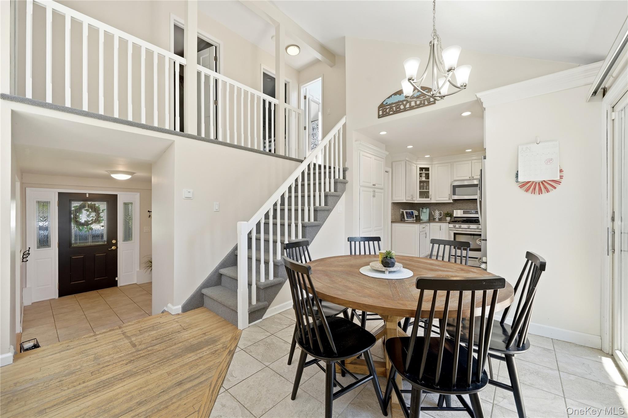 634 Morrison Street Babylon, NY 11702 - Photo 11 of 33