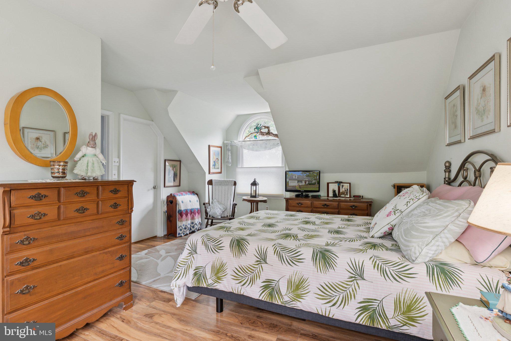 968 Chesapeake Avenue Deale, MD 20751 - Photo 21 of 57 a bedroom with a bed and a closet