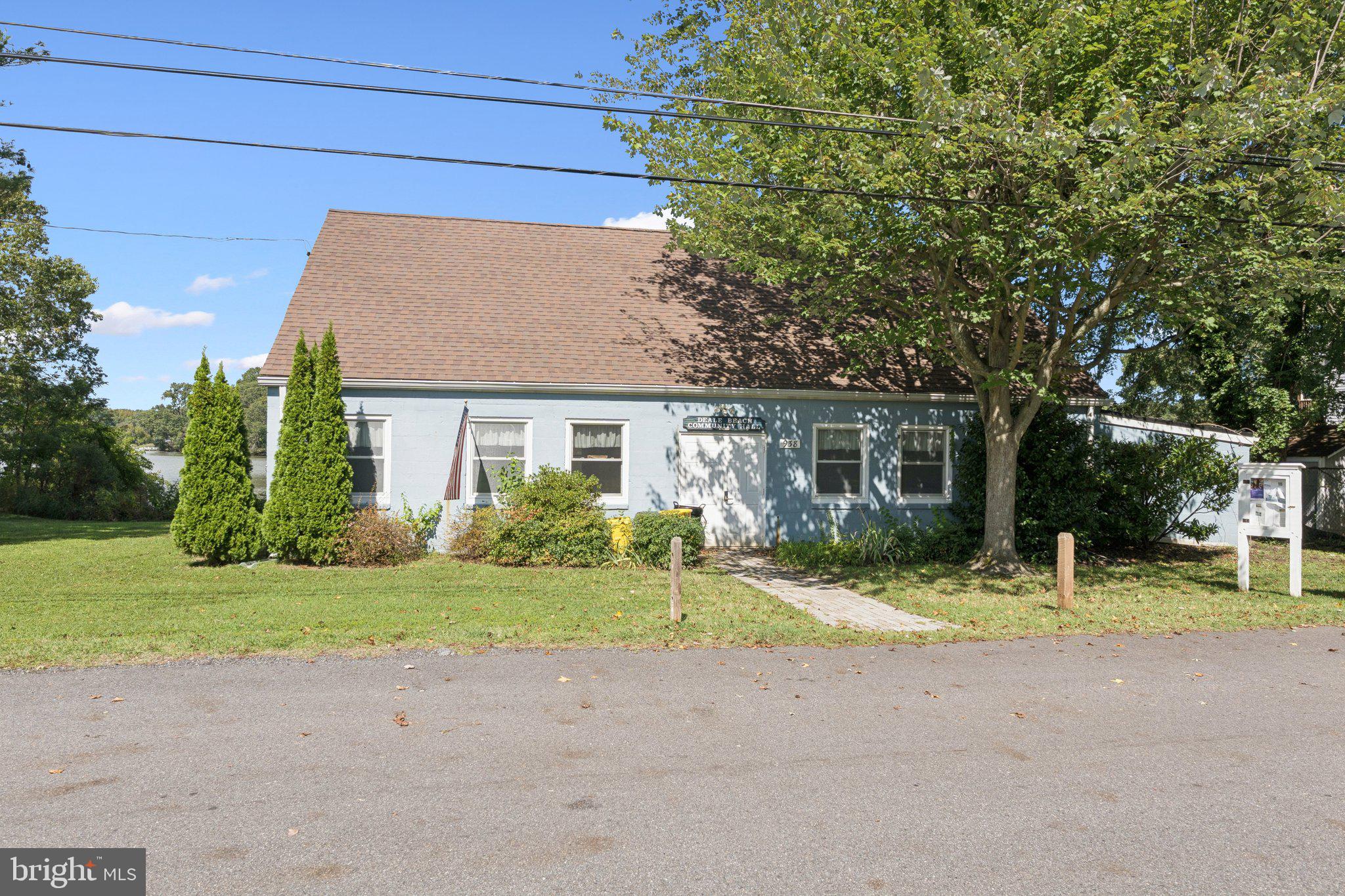 968 Chesapeake Avenue Deale, MD 20751 - Photo 54 of 57 a front view of house with yard and green space