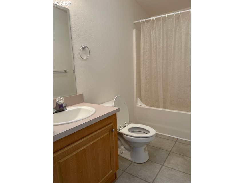 89086 Knight Road Noti, OR 97461 - Photo 9 of 20 Gallery Image 9