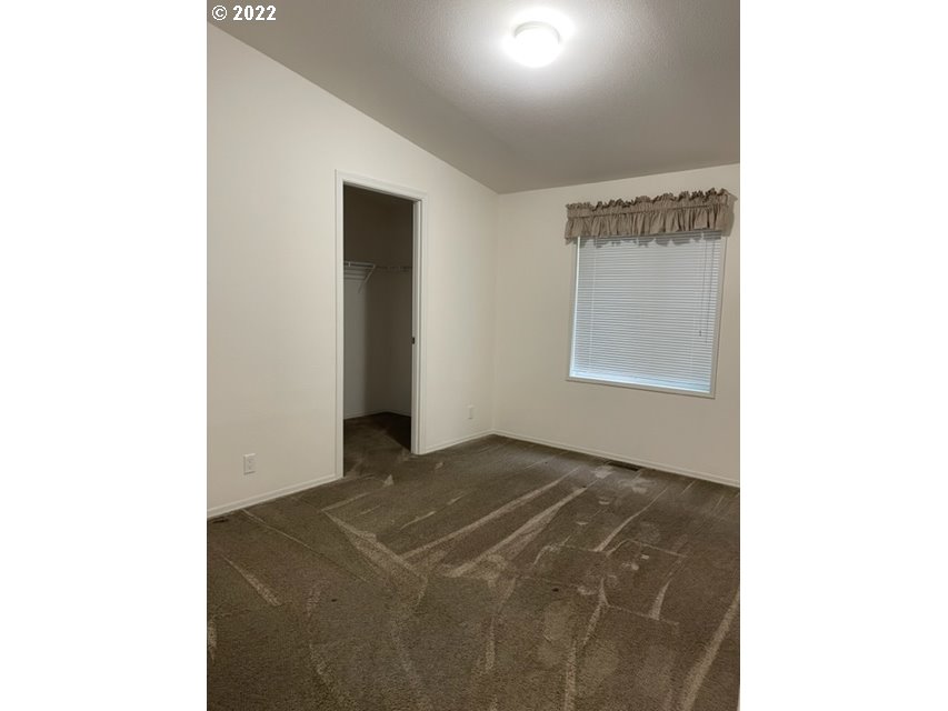 89086 Knight Road Noti, OR 97461 - Photo 10 of 20 Bedroom