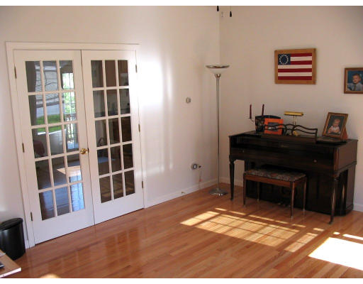 125 Benjamin Road Shirley, MA 01464 - Photo 18 of 23