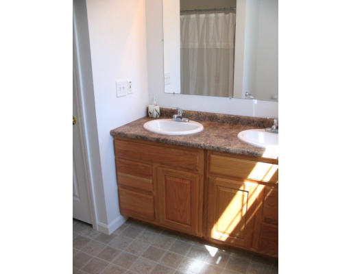 125 Benjamin Road Shirley, MA 01464 - Photo 4 of 23