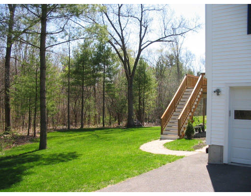 125 Benjamin Road Shirley, MA 01464 - Photo 8 of 23