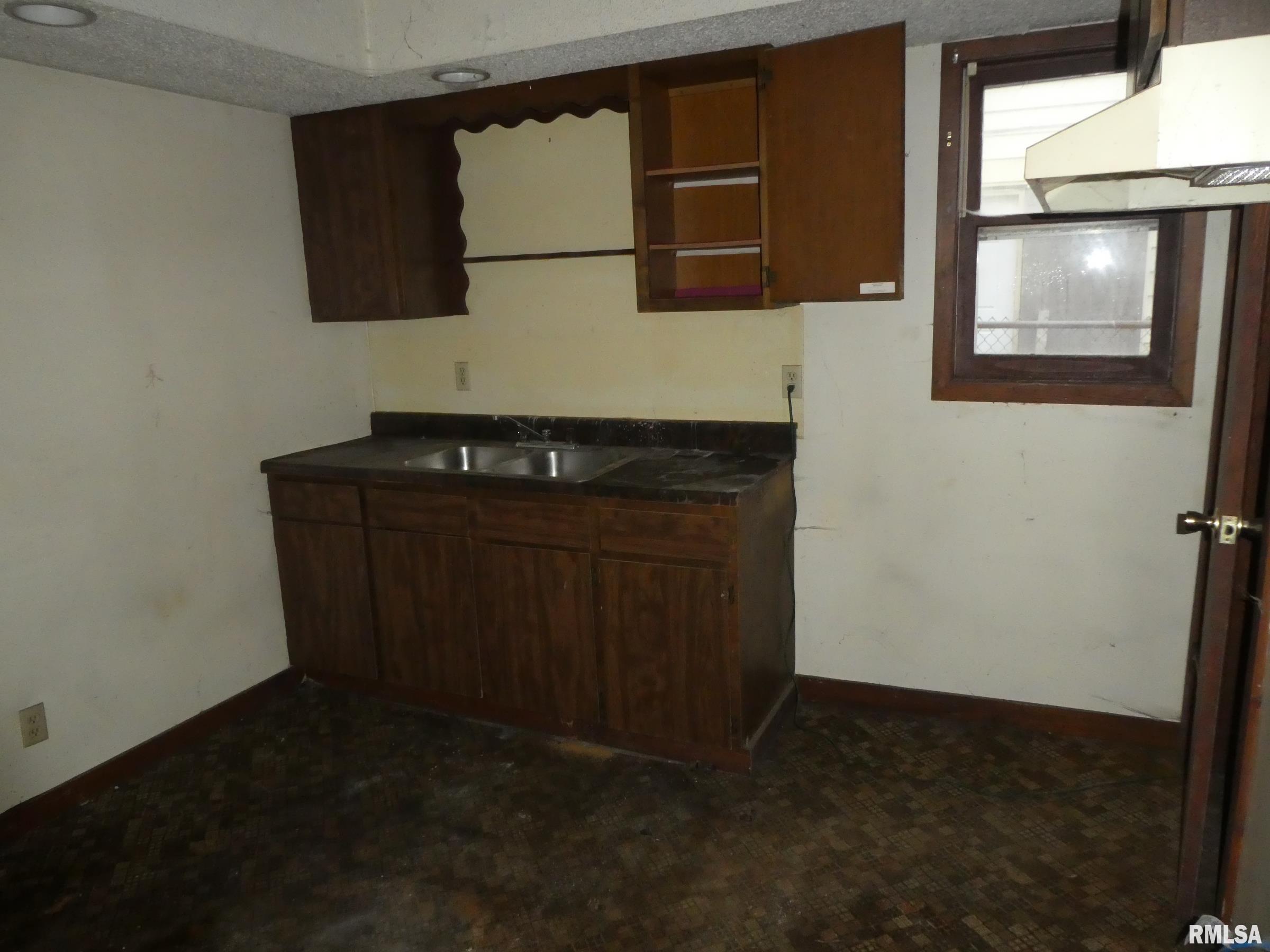 820 East Scarritt Street Springfield, IL 62703 - Photo 5 of 24 Gallery Image 5