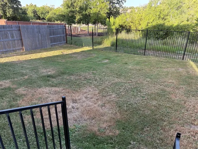 $2,050 | 105 Stone Cyn Drive, Georgetown, TX 78628