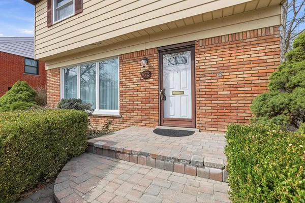 $599,900 | 972 Northlawn Boulevard, Birmingham, MI 48009