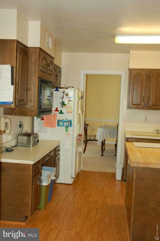 2228 Falling Creek Road Silver Spring, MD 20904 - Photo 8 of 30 Kitchen%20Photo%202