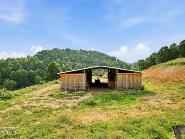 $575,000 | 431 Strong Hollow Lane, Fort Blackmore, VA 24250
