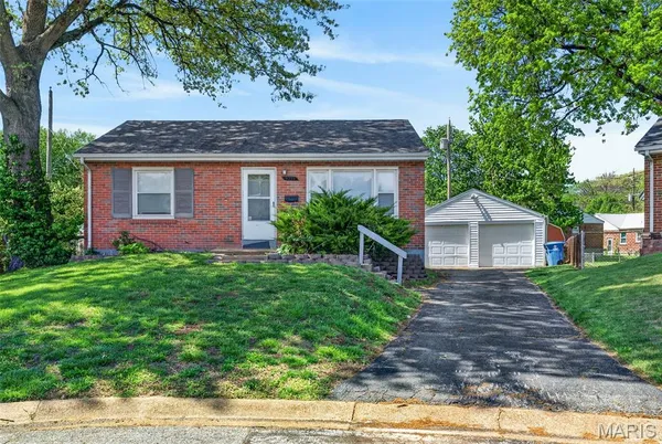$159,900 | 9233 Meadowbrook Lane, Overland, MO 63114