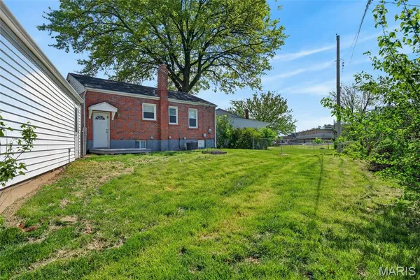 $159,900 | 9233 Meadowbrook Lane, Overland, MO 63114