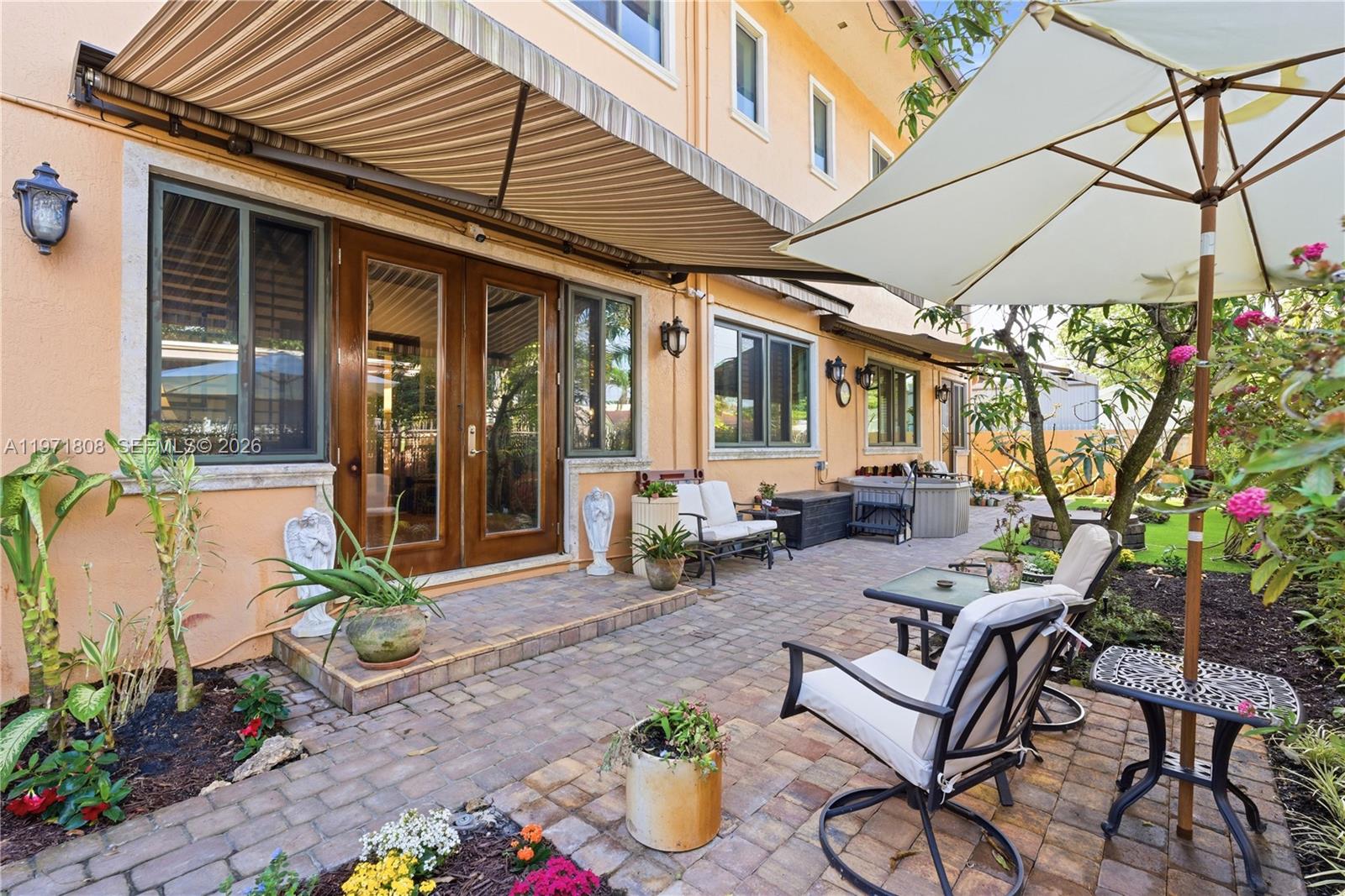 4251 Southwest 11th Street Miami, FL 33134 - Photo 13 of 38