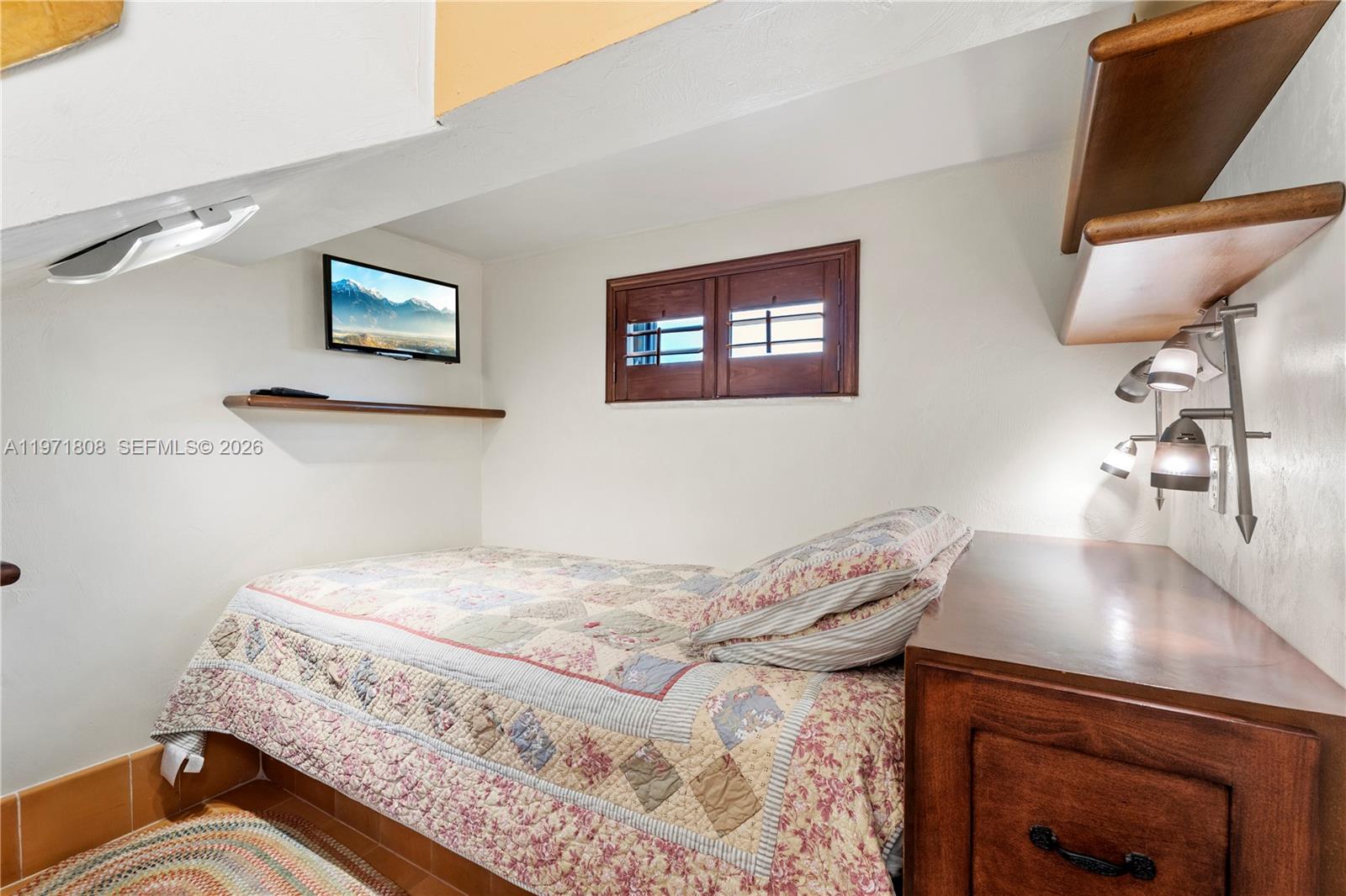 4251 Southwest 11th Street Miami, FL 33134 - Photo 14 of 38