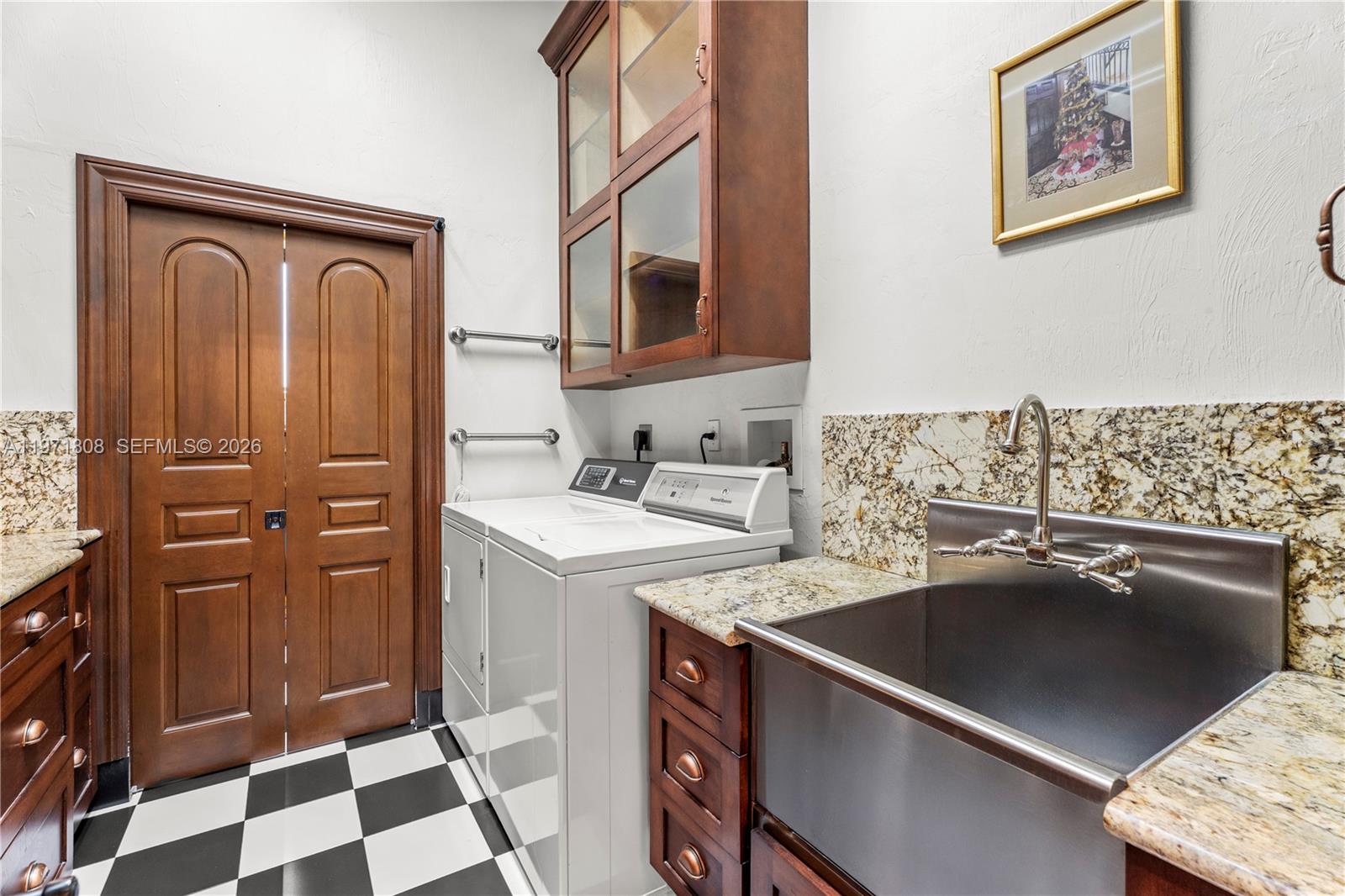 4251 Southwest 11th Street Miami, FL 33134 - Photo 15 of 38