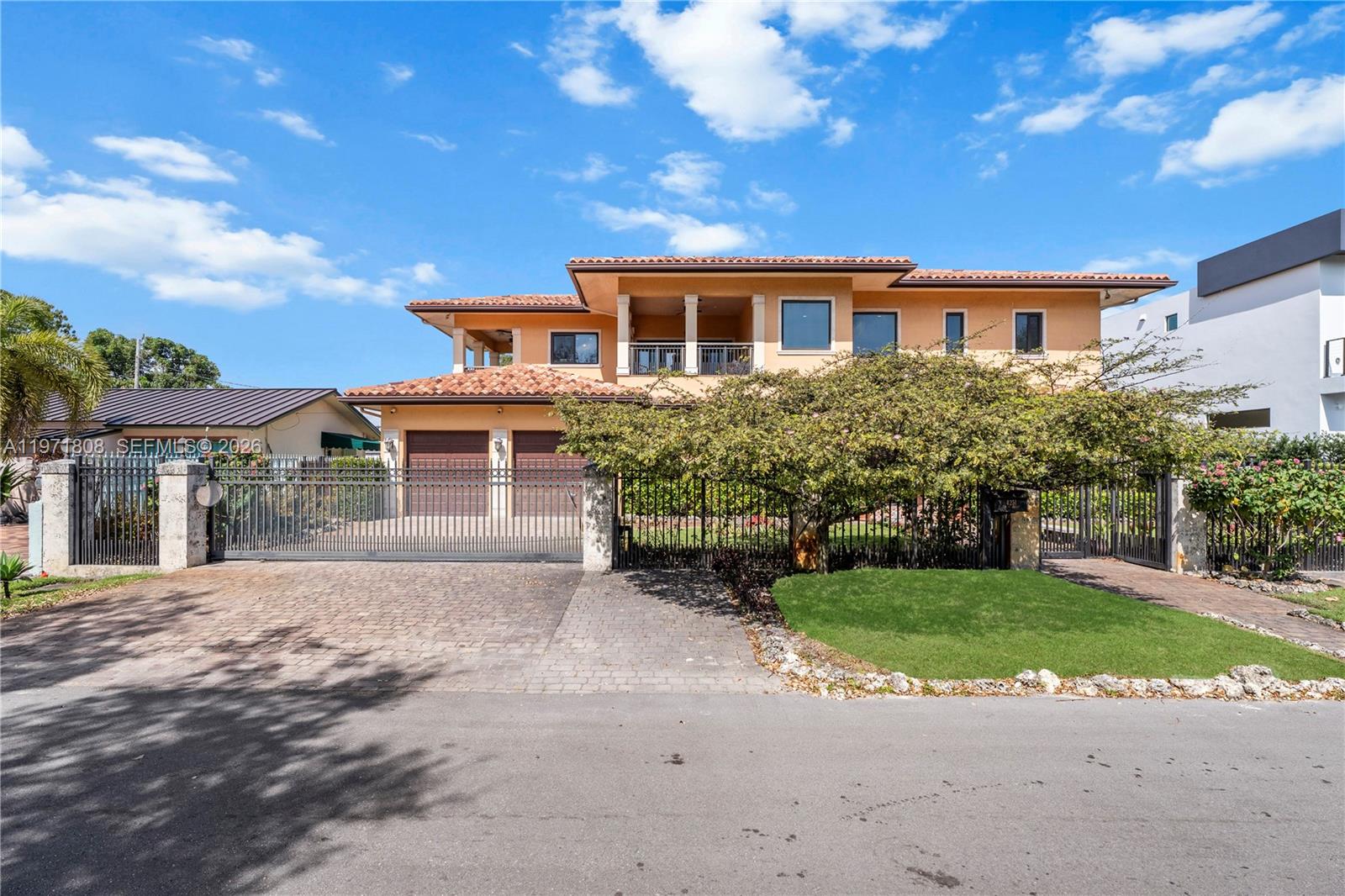 4251 Southwest 11th Street Miami, FL 33134 - Photo 4 of 38