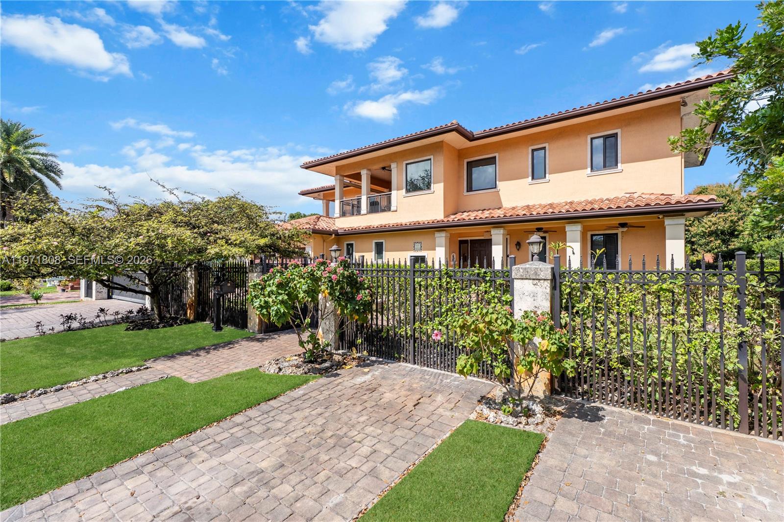 4251 Southwest 11th Street Miami, FL 33134 - Photo 5 of 38