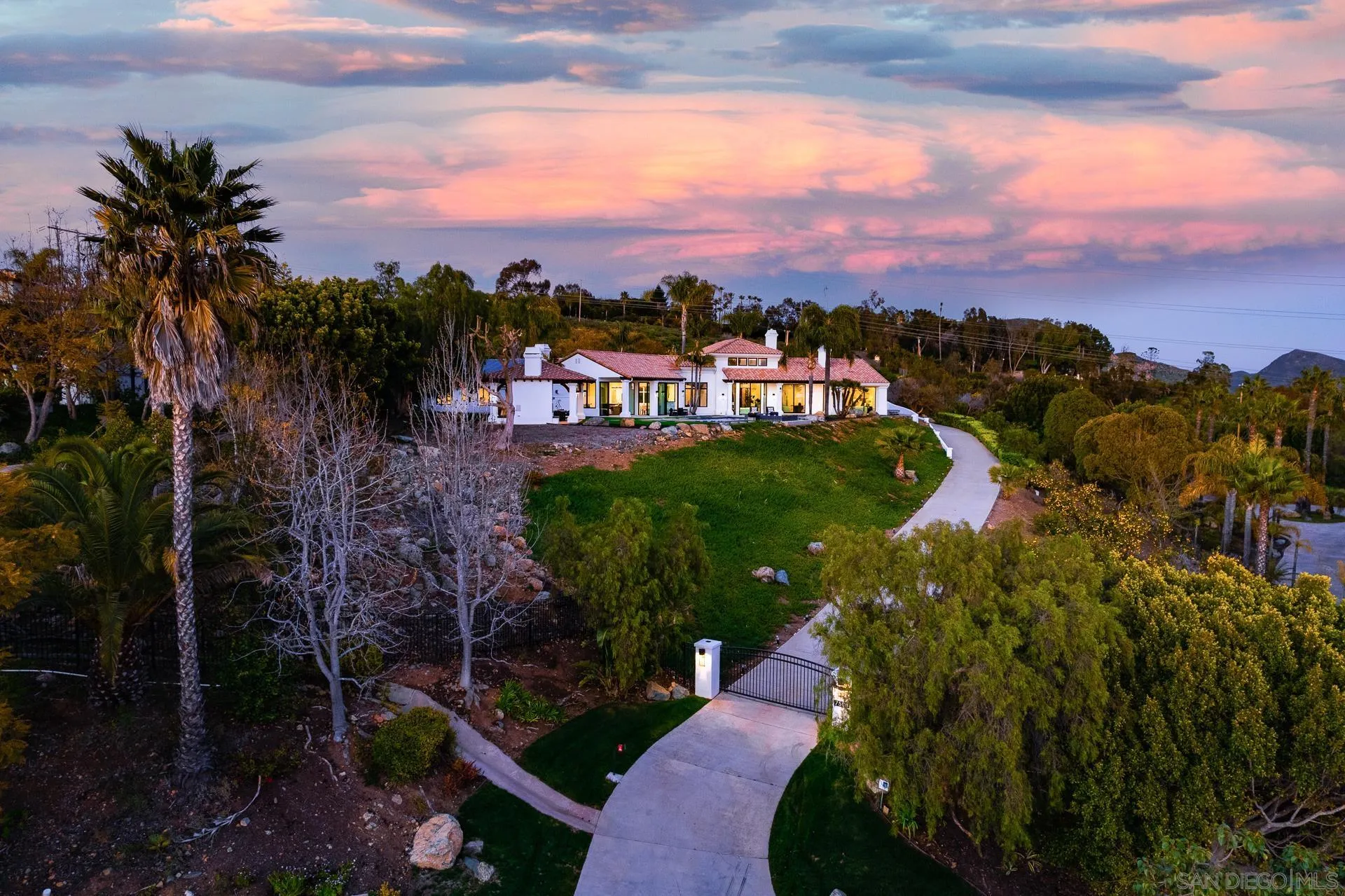 7588 Vista Rancho Court Rancho Santa Fe, CA 92091 - Photo 2 of 39 Gallery Image 2