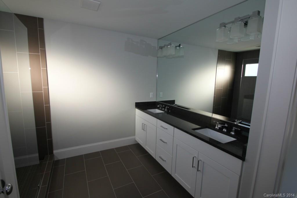 2300 Rozzelles Ferry Road Charlotte, NC 28208 - Photo 6 of 7