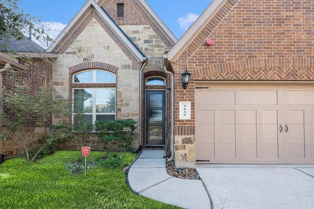 $339,000 | 9039 Centennial Drive, Conroe, TX 77384