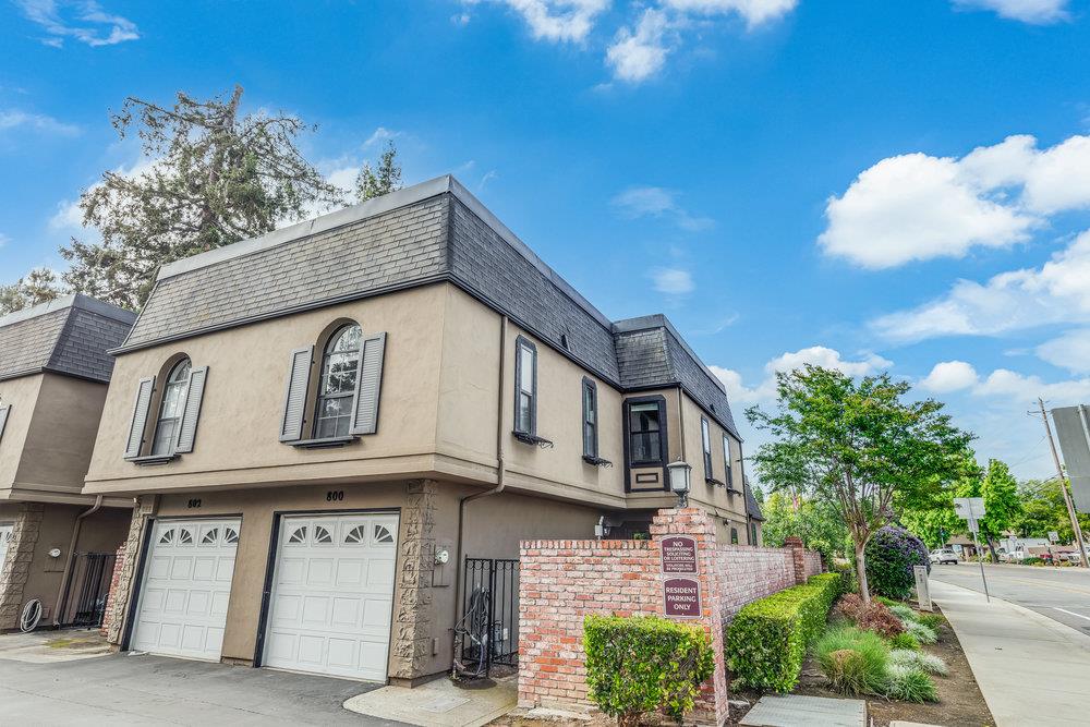 800 Rue Montagne Campbell, CA 95008 - Photo 3 of 53 a street sign on a pole on a street