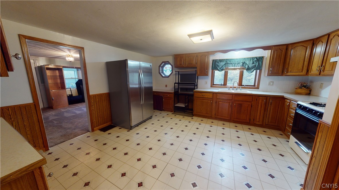 5023 Bear Road Clay, NY 13212 - Photo 11 of 24