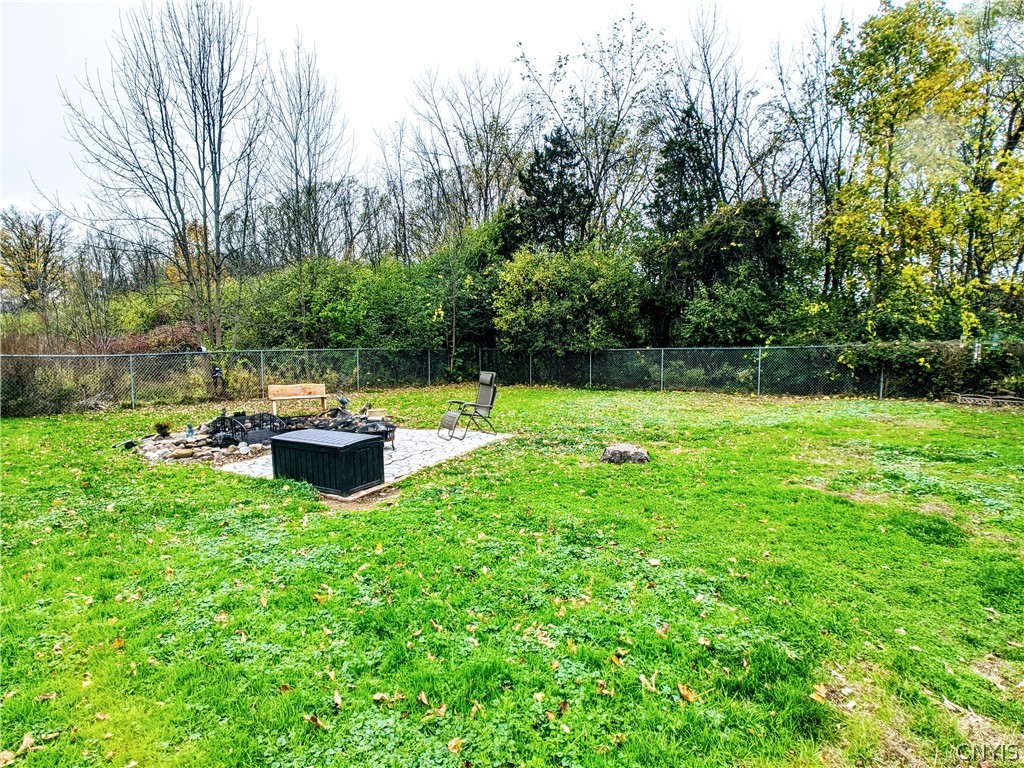 5023 Bear Road Clay, NY 13212 - Photo 6 of 24