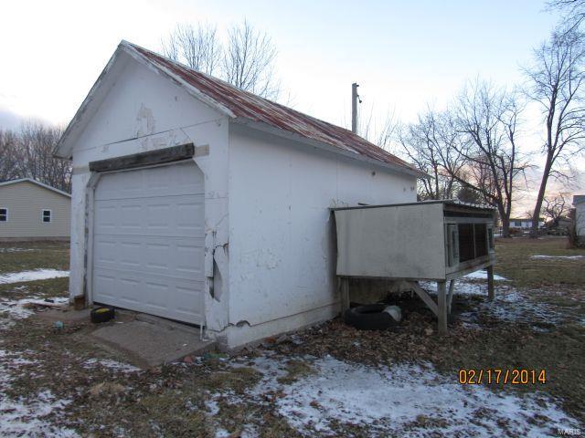 301 Maple Street Augusta, IL 62311 - Photo 11 of 14 Gallery Image 11