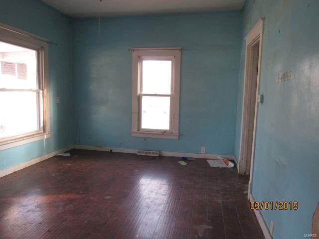 301 Maple Street Augusta, IL 62311 - Photo 3 of 14 Gallery Image 3