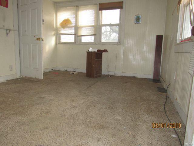 301 Maple Street Augusta, IL 62311 - Photo 7 of 14 Gallery Image 7