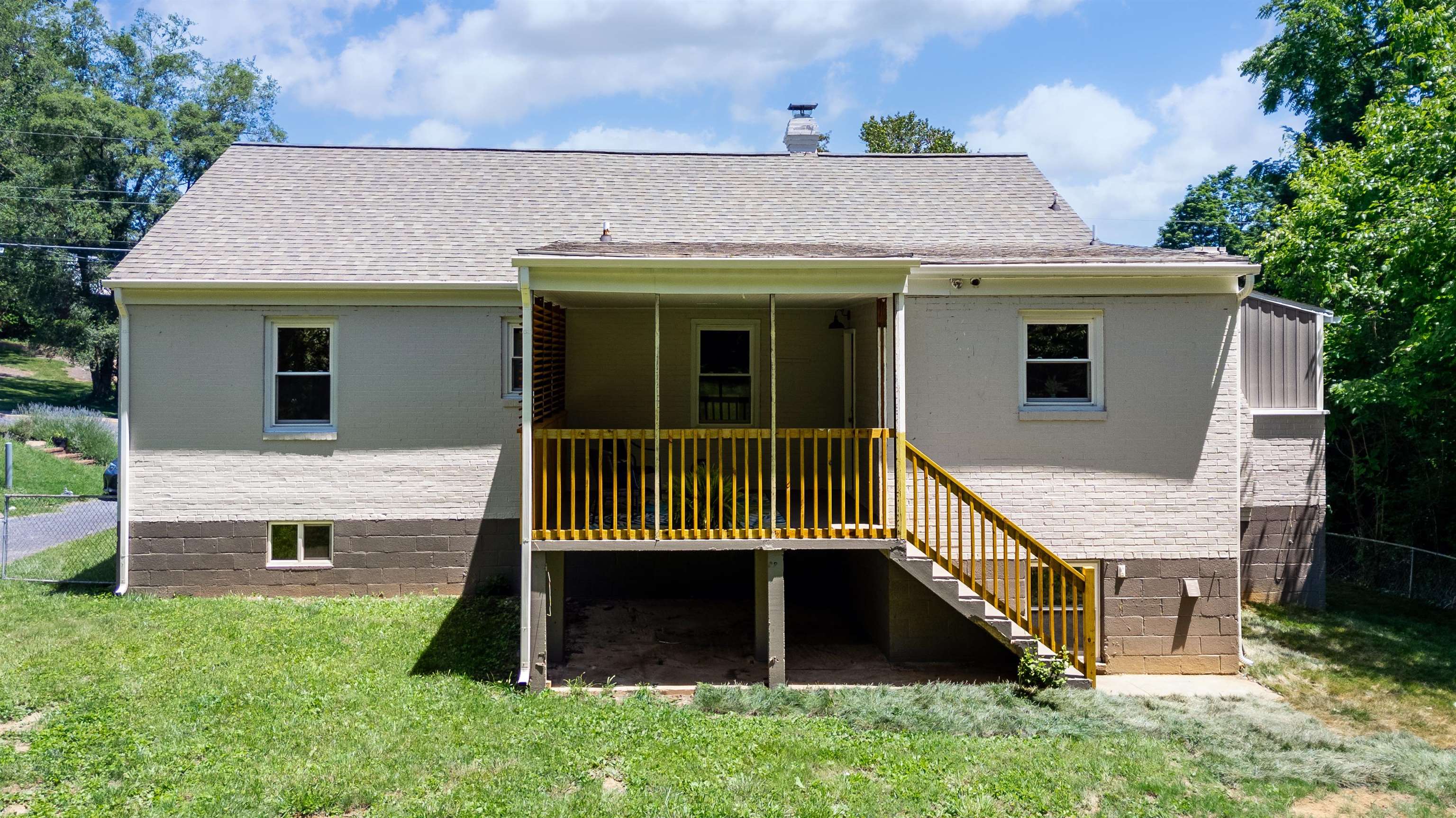 220 Edgewood Road Staunton, VA 24401 - Photo 3 of 43 Gallery Image 3