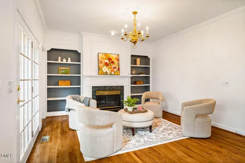 $750,000 | 109 Oak Park Drive, Chapel Hill, NC 27517