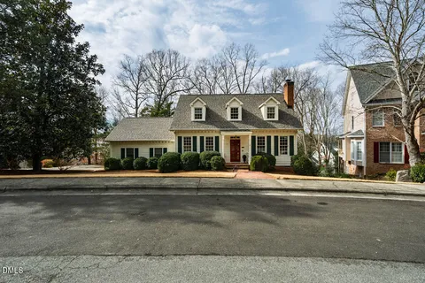 $750,000 | 109 Oak Park Drive, Chapel Hill, NC 27517