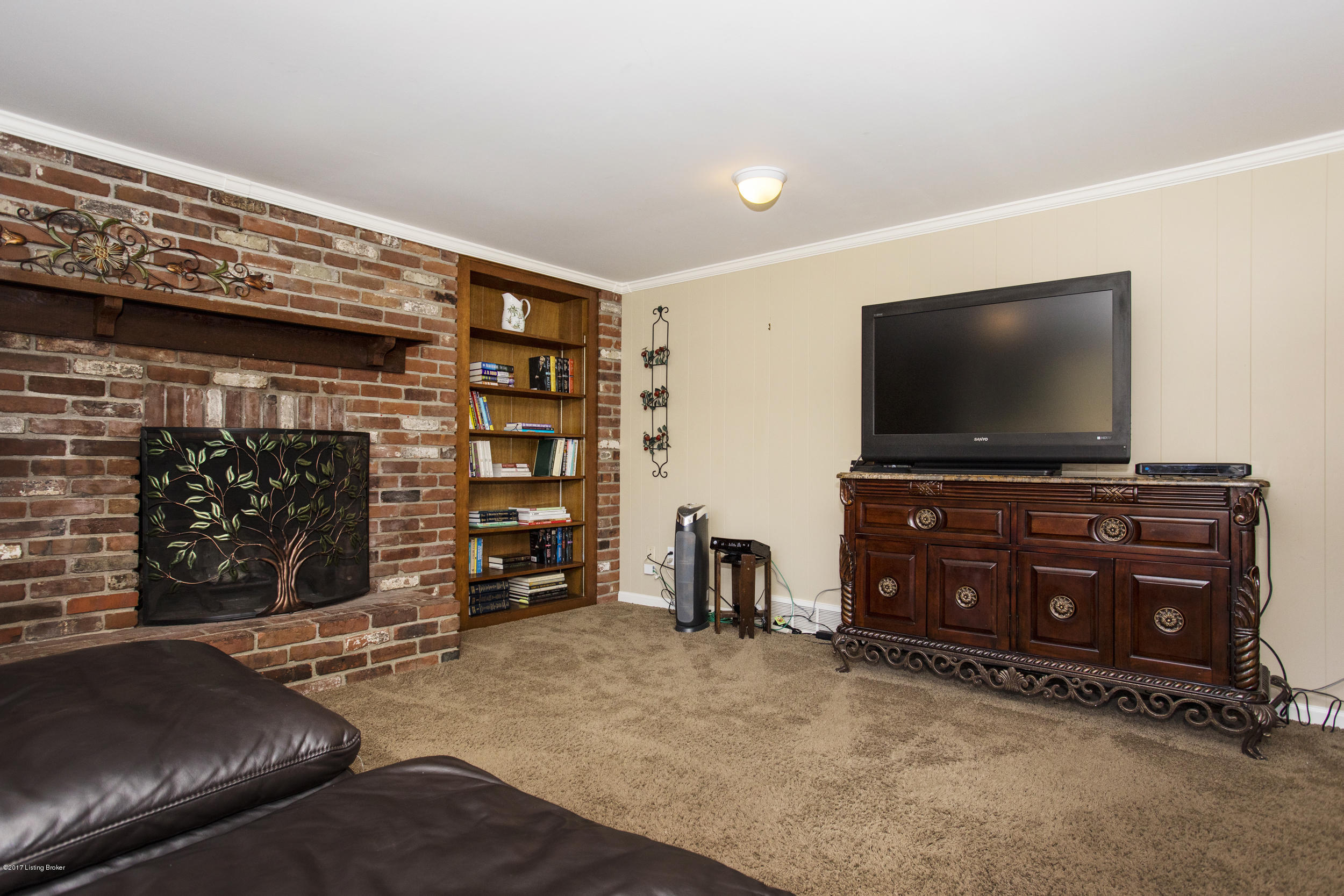 8205 Old Gate Road Louisville, KY 40241 - Photo 34 of 42 36-LL family room