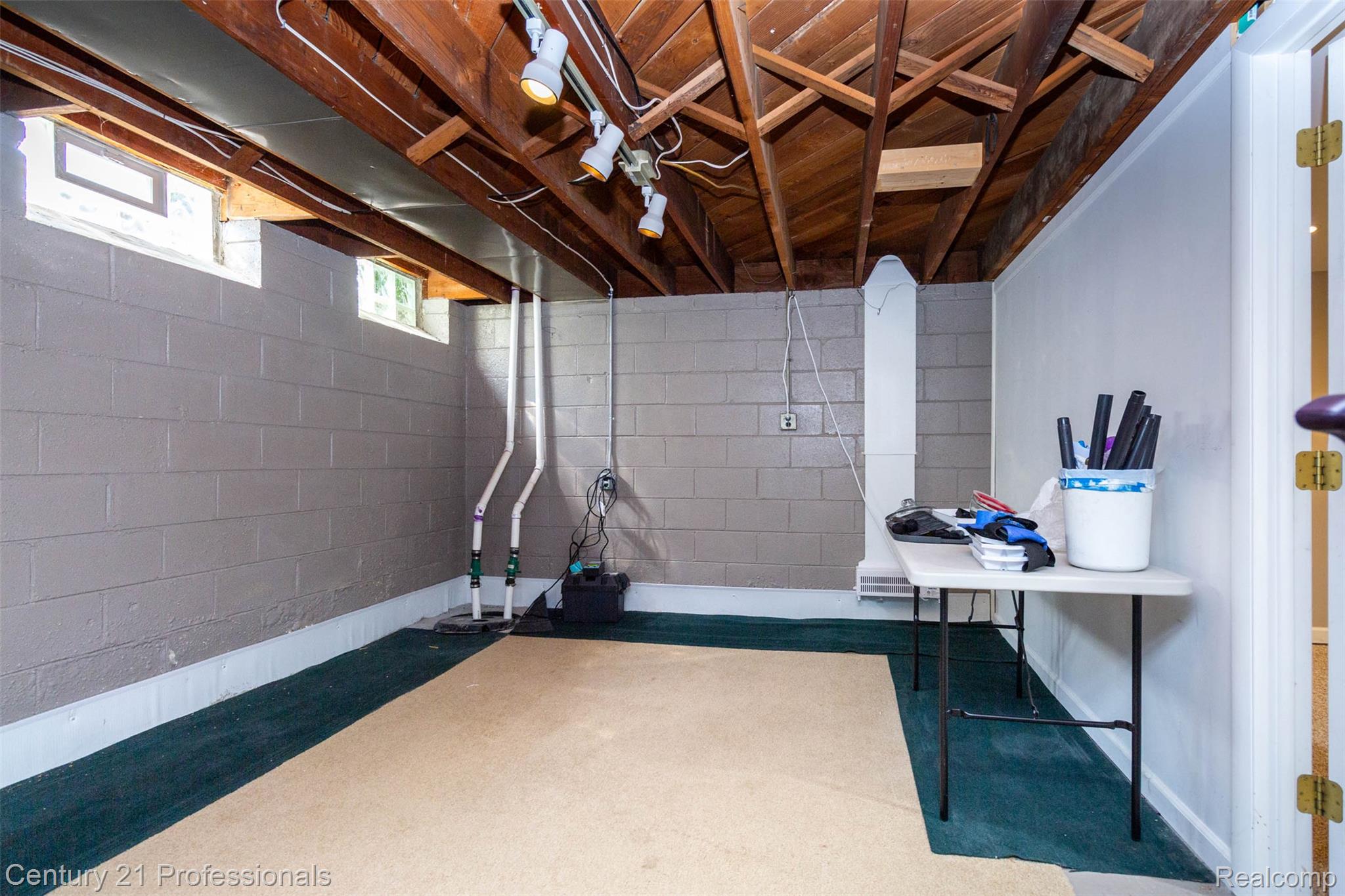 4133 Amherst Road Royal Oak, MI 48073 - Photo 28 of 33 interior (24).jpg