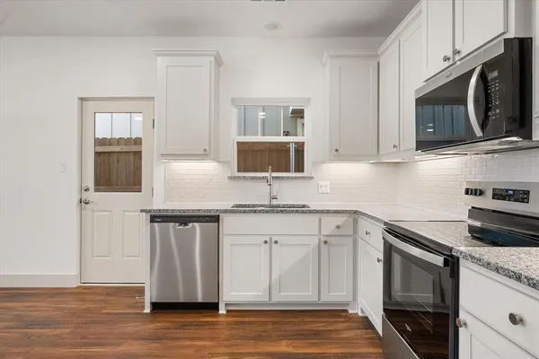 $2,395 | 506 East Kimball Street, Unit 1, Mansfield, TX 76063