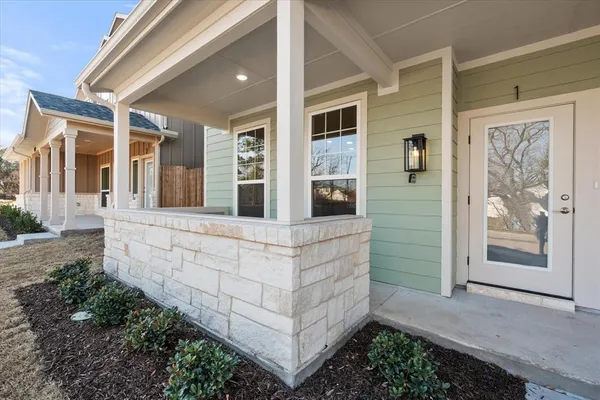 $2,395 | 506 East Kimball Street, Unit 1, Mansfield, TX 76063