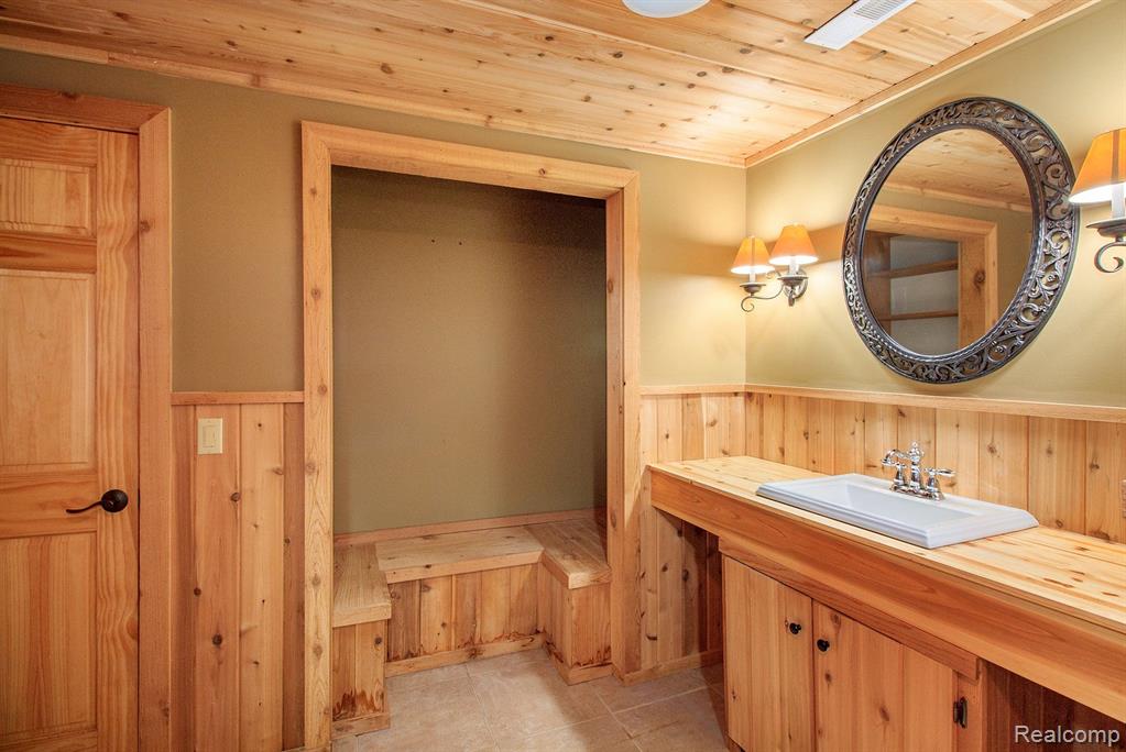 9371 Lee Jones Road Fenton, MI 48430 - Photo 42 of 64