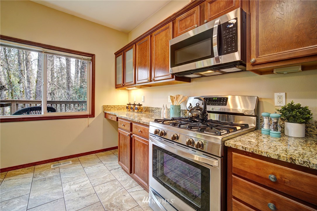 21331 11th Drive Southeast Bothell, WA 98021 - Photo 10 of 29