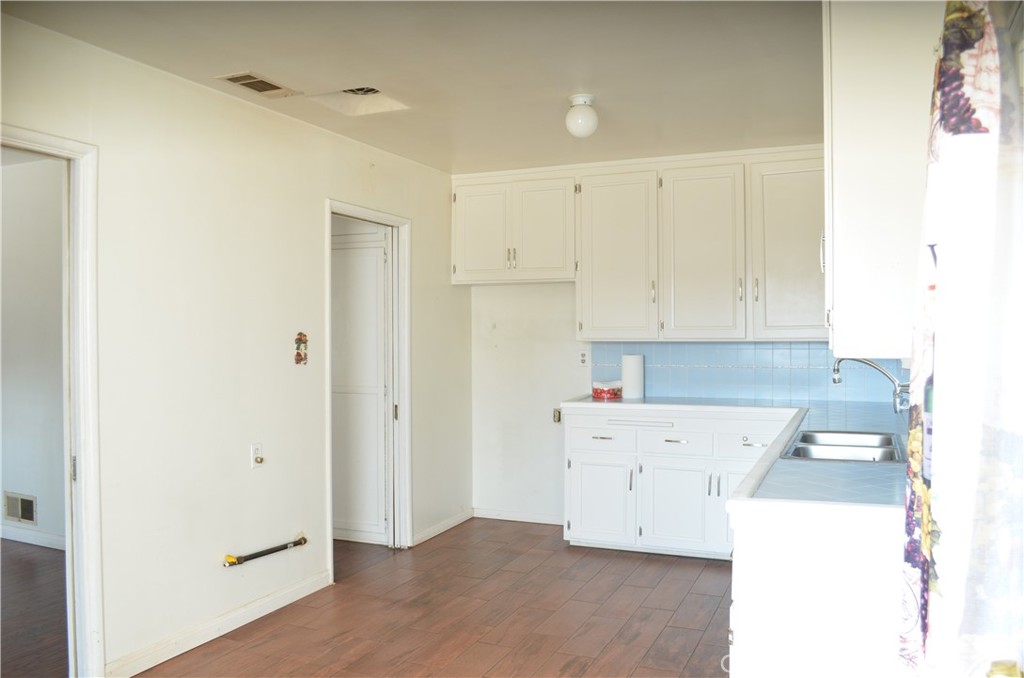 4139 St George Place Riverside, CA 92504 - Photo 9 of 42 Corner of the dinning place