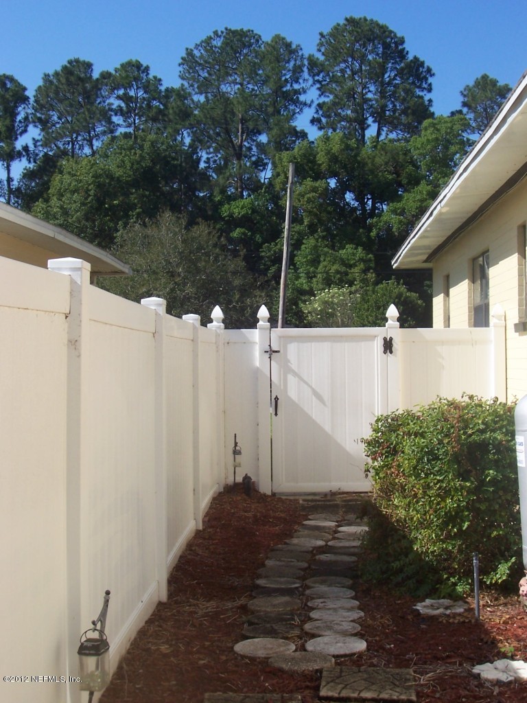 3723 Coronado Road Jacksonville, FL 32217 - Photo 20 of 22 Private Entrance to Apartment