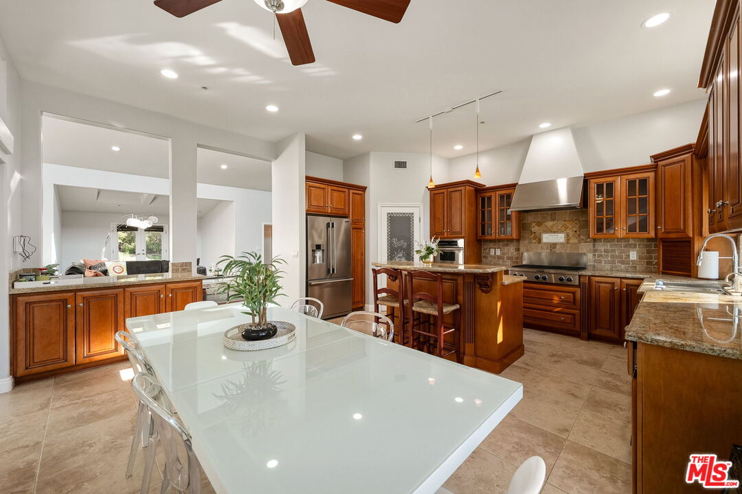 3701 Kanan Road Agoura Hills, CA 91301 - Photo 10 of 17