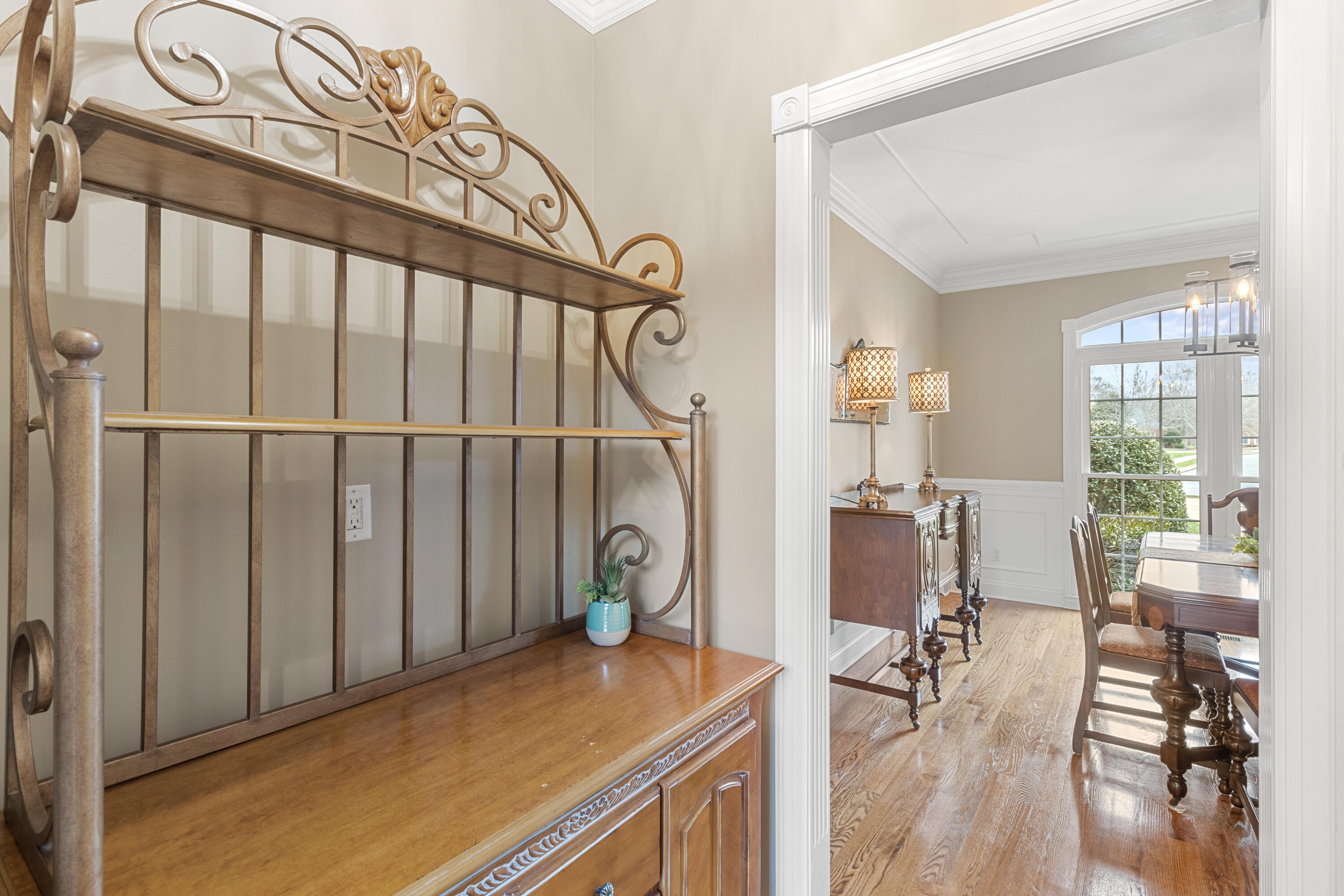 1522 Ramsgate Parkway Hixson, TN 37343 - Photo 21 of 99 Butler's Pantry Between Kitchen/Dining