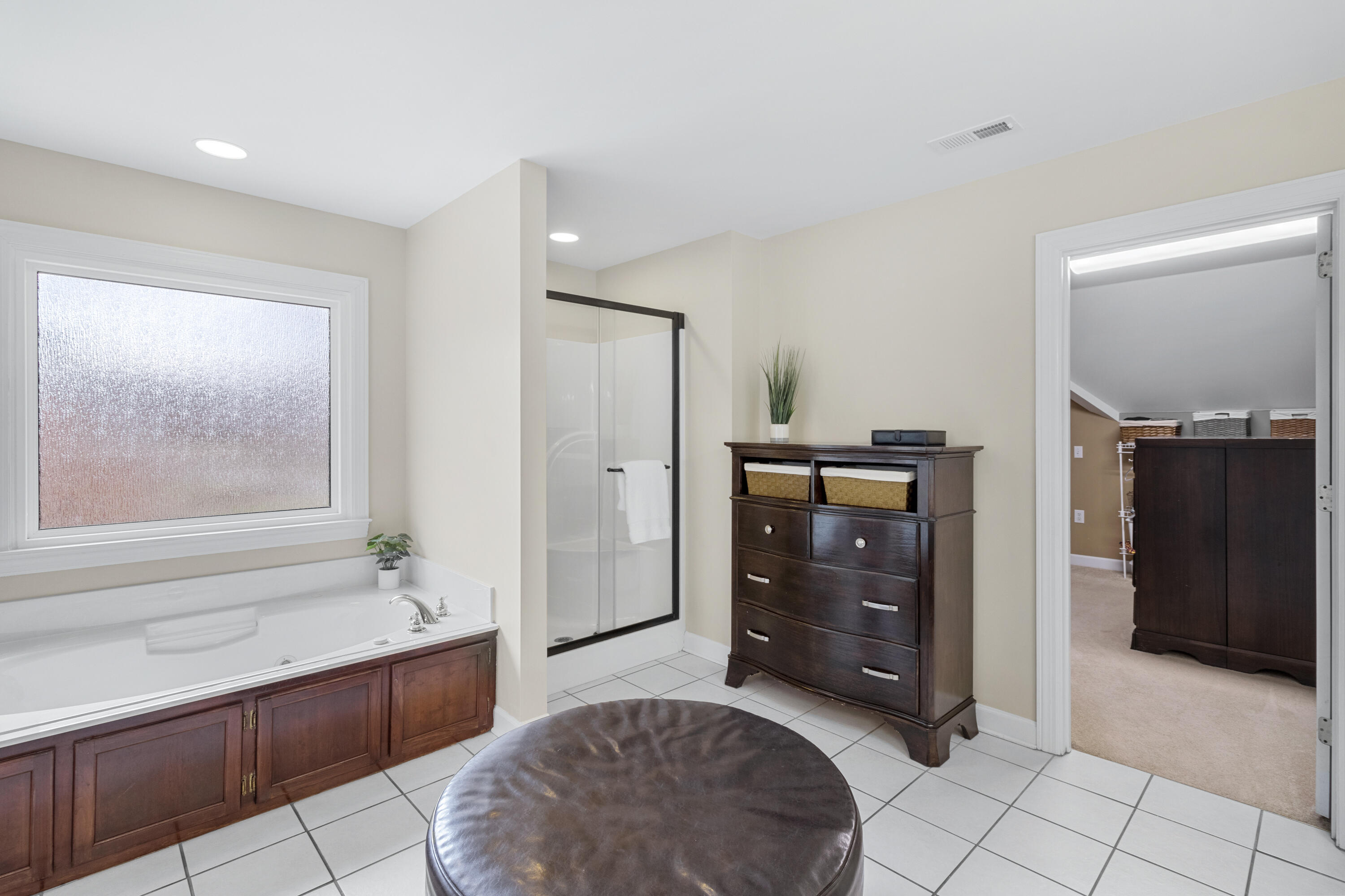 1522 Ramsgate Parkway Hixson, TN 37343 - Photo 47 of 99 Jetted Tub w/Separate Shower