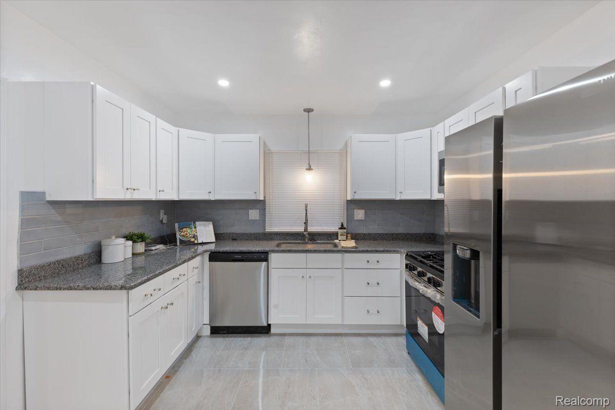 18232 Santa Rosa Drive Detroit, MI 48221 - Photo 6 of 24 Gallery Image 6