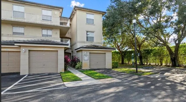 $2,780 | 2100 Greenview Shores Boulevard, Unit 508, Wellington, FL 33414