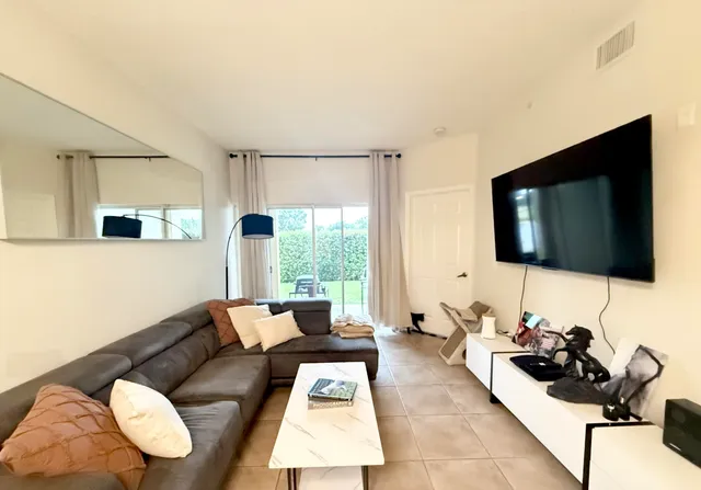 $2,780 | 2100 Greenview Shores Boulevard, Unit 508, Wellington, FL 33414