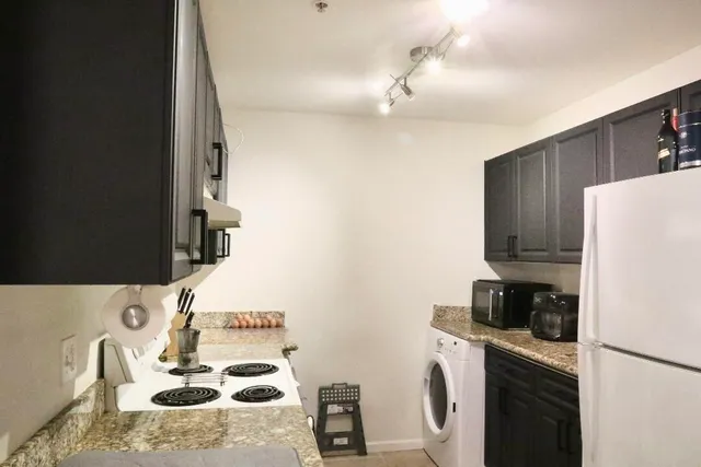 $2,780 | 2100 Greenview Shores Boulevard, Unit 508, Wellington, FL 33414